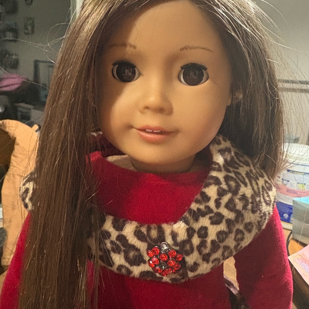 American girl. Brown hair brown eyes - Picture 3 of 12